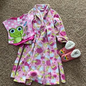 Kids bathrobe size large or 8/10
